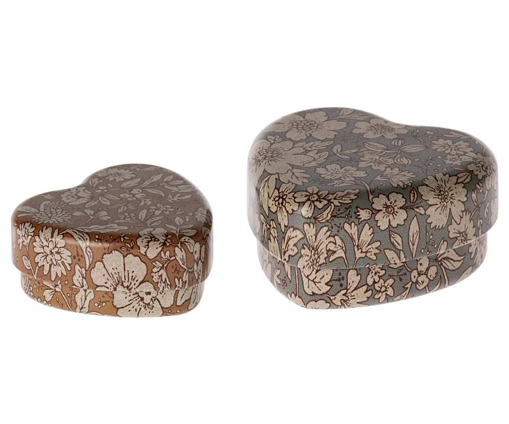 Maileg – Metalen hartjes doosjes 2 delig – Blauw/oker.