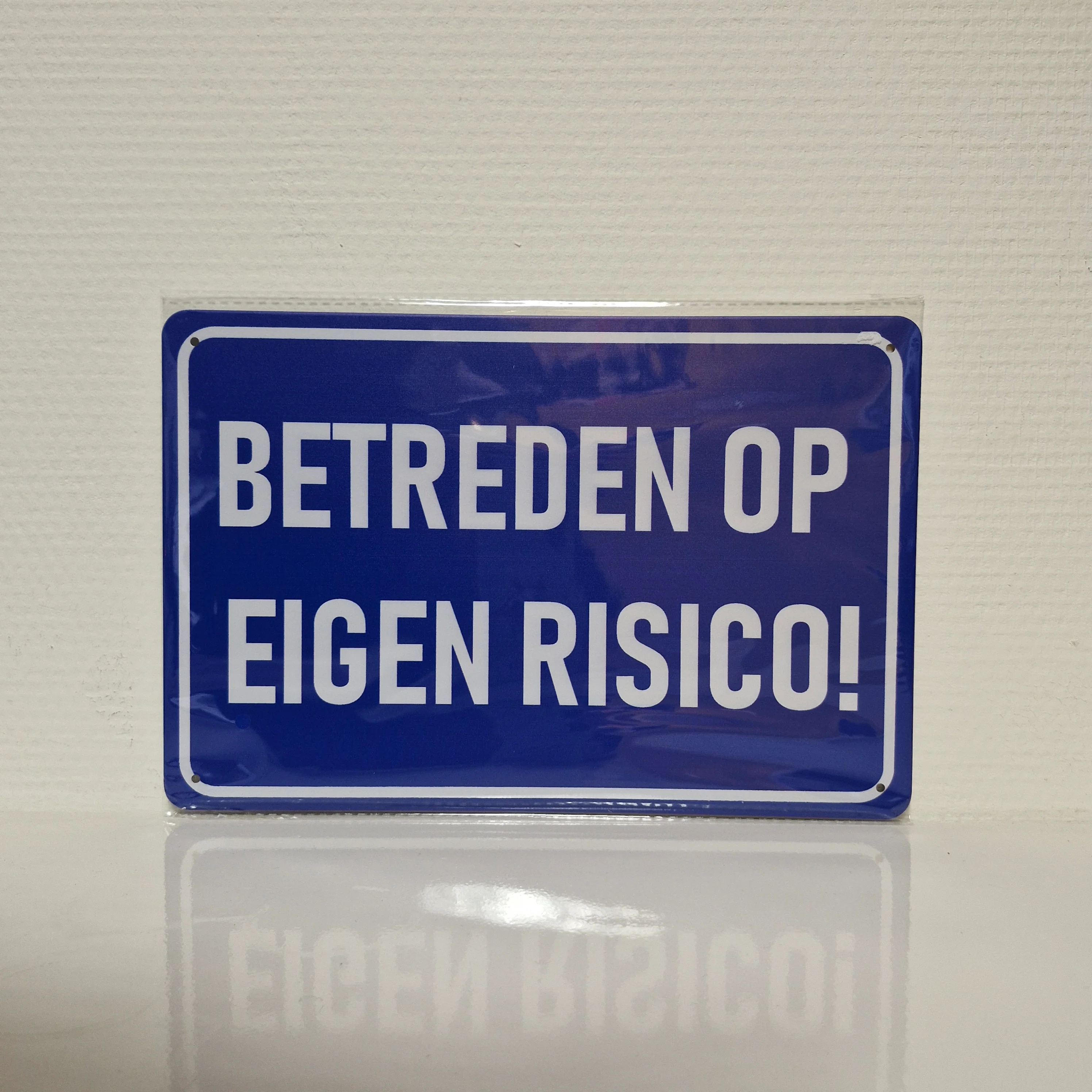 Metalen Wandbord – Betreden op Eigen Risico