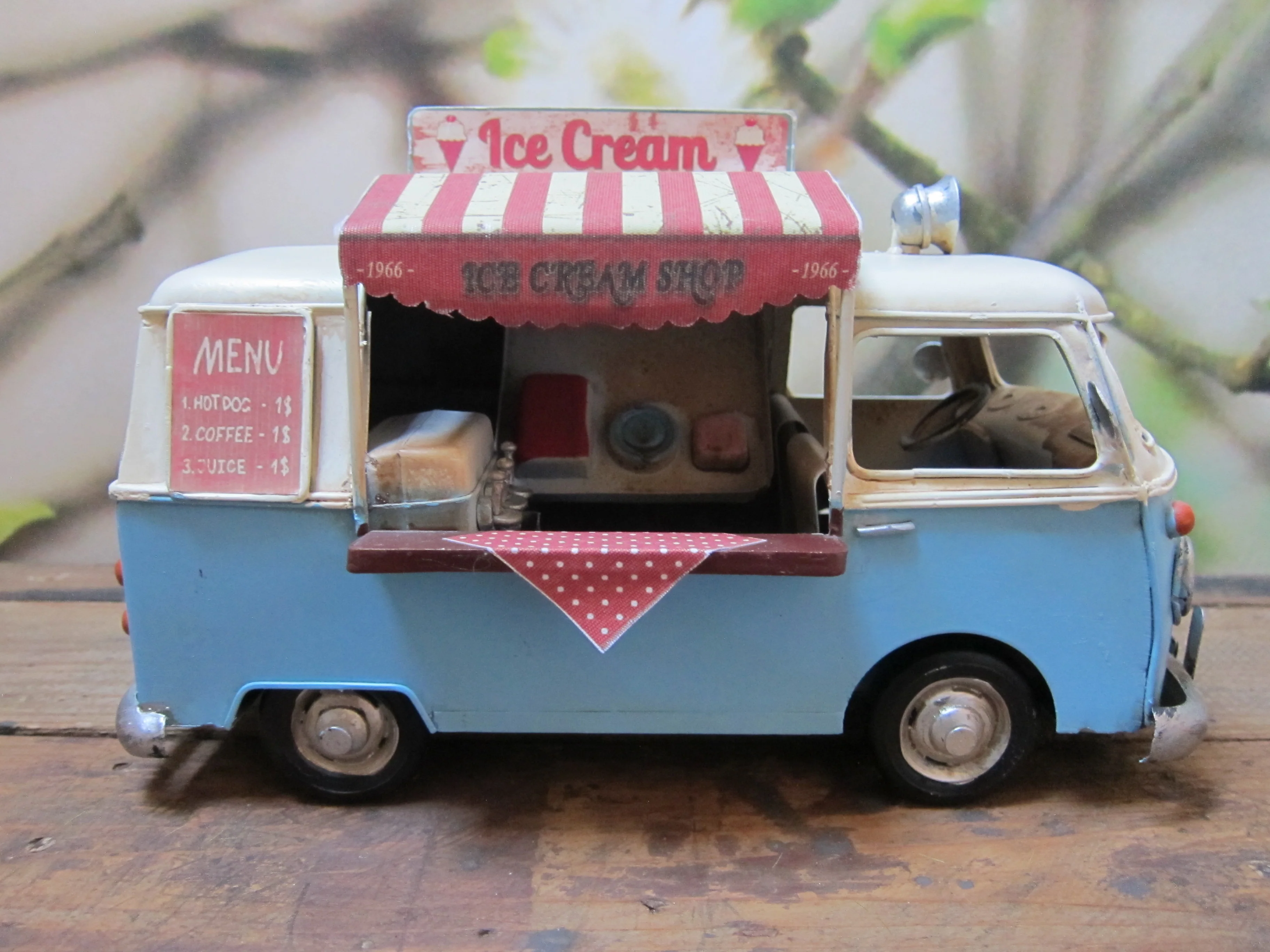 Signes Grimalt – Retro ijs wagen.