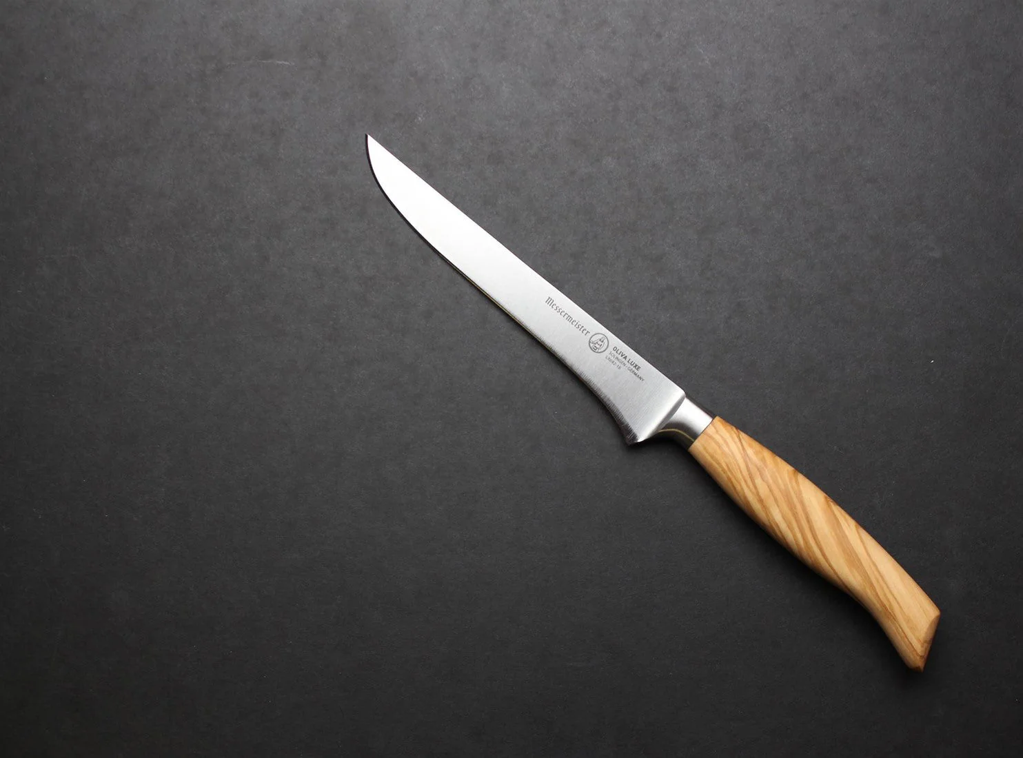 MESSERMEISTER serie OLIVA LUXE 16cm fileer- uitbeen mes met olijfhout heft