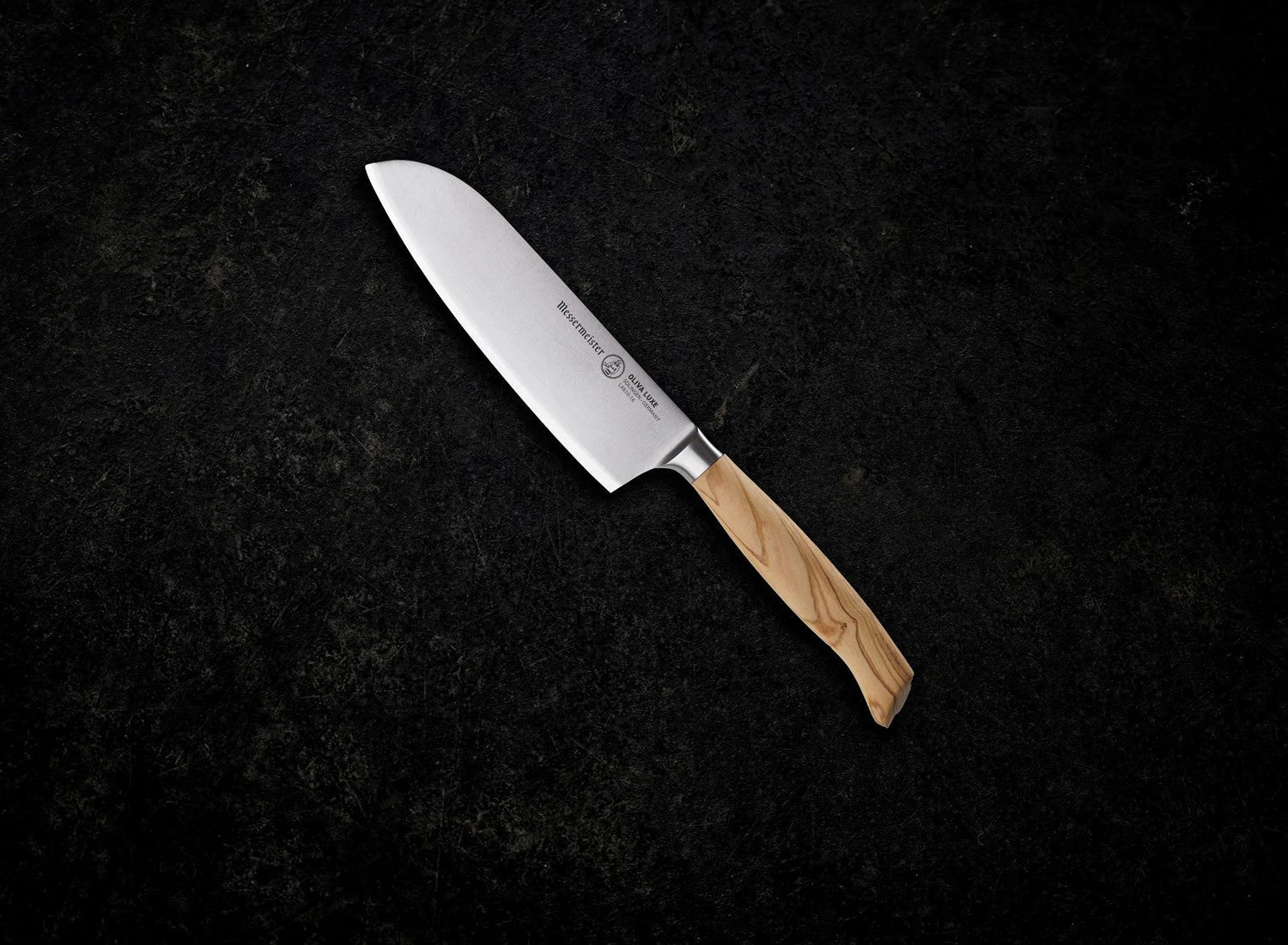 MESSERMEISTER serie OLIVA LUXE 16,5cm SANTOKU koksmes met olijfhouten heft