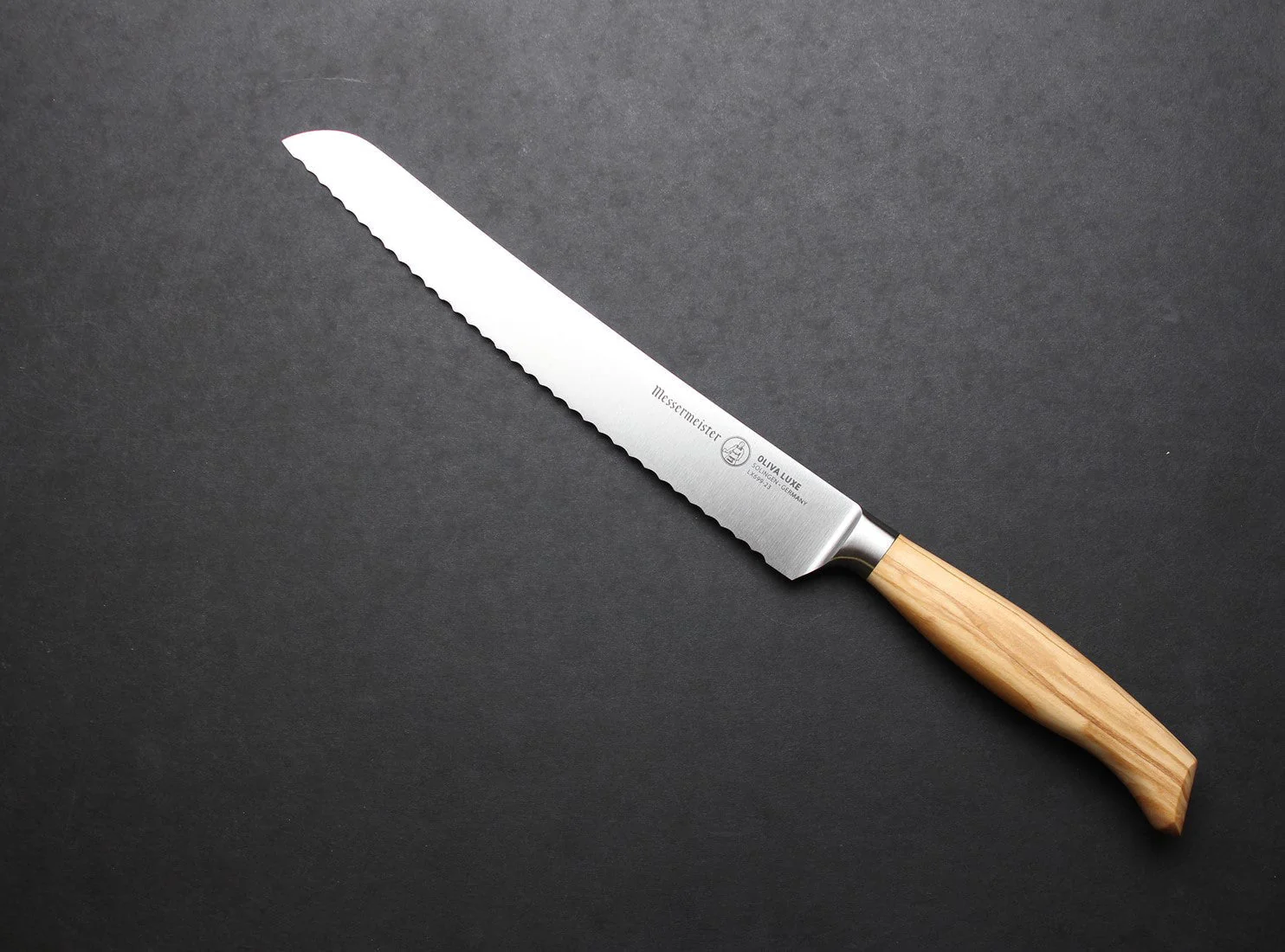 MESSERMEISTER serie OLIVA LUXE 23cm broodmes met olijfhouten heft
